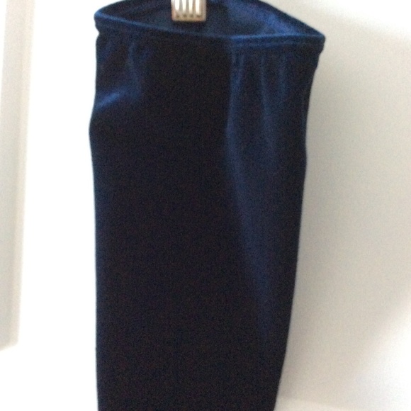 L.Rose Designs Navy Velvet Mermaid Skirt & Gauntlet Gloves - Picture 4 of 9